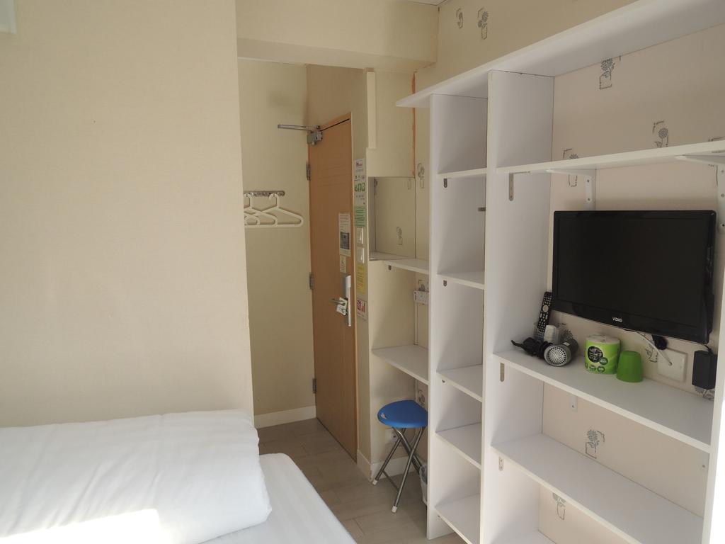 Sunrise Royal - Boutique Hostel Kowloon  Exterior photo